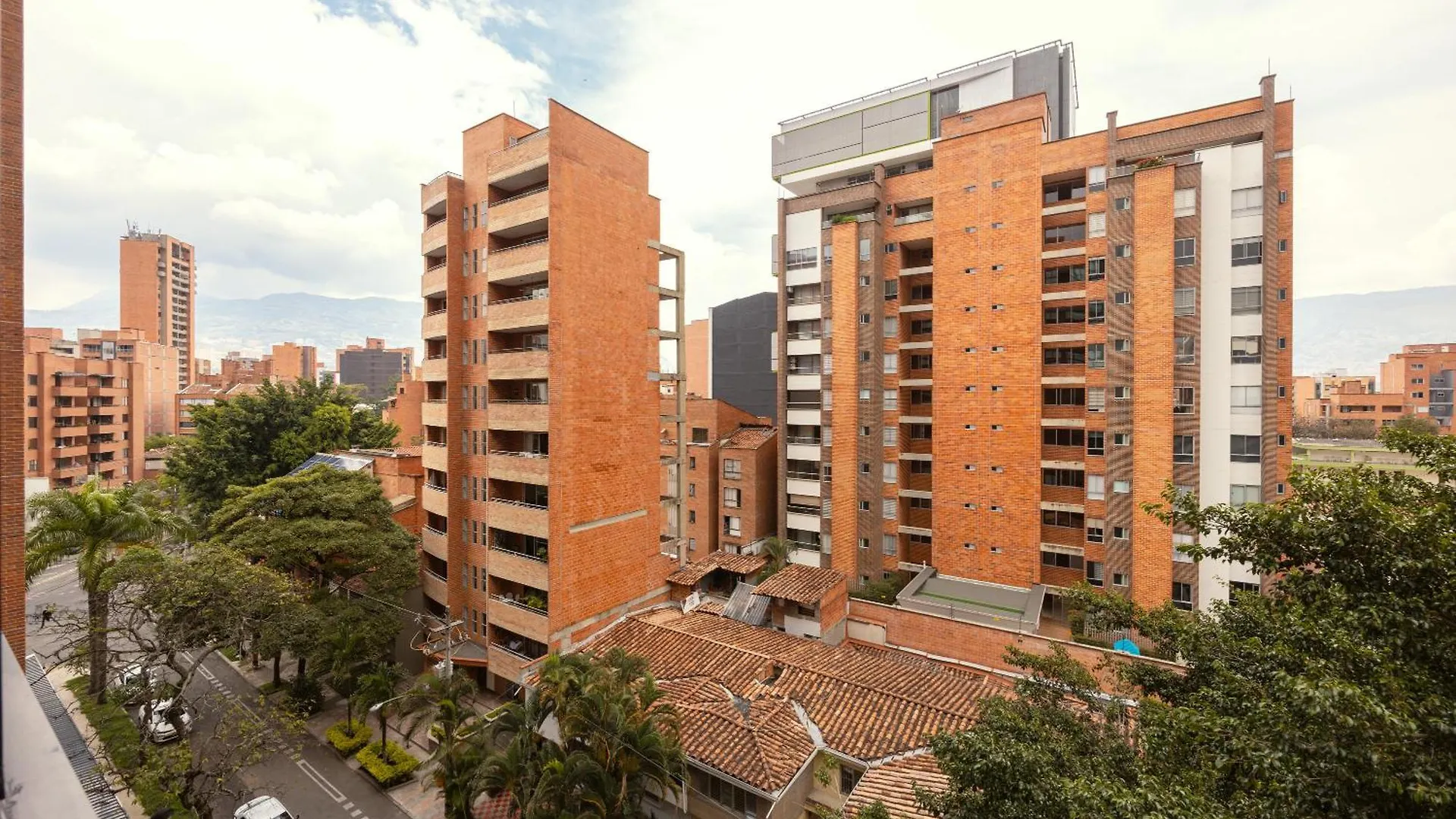 Kyux Studios By Mome Medellín Colombia