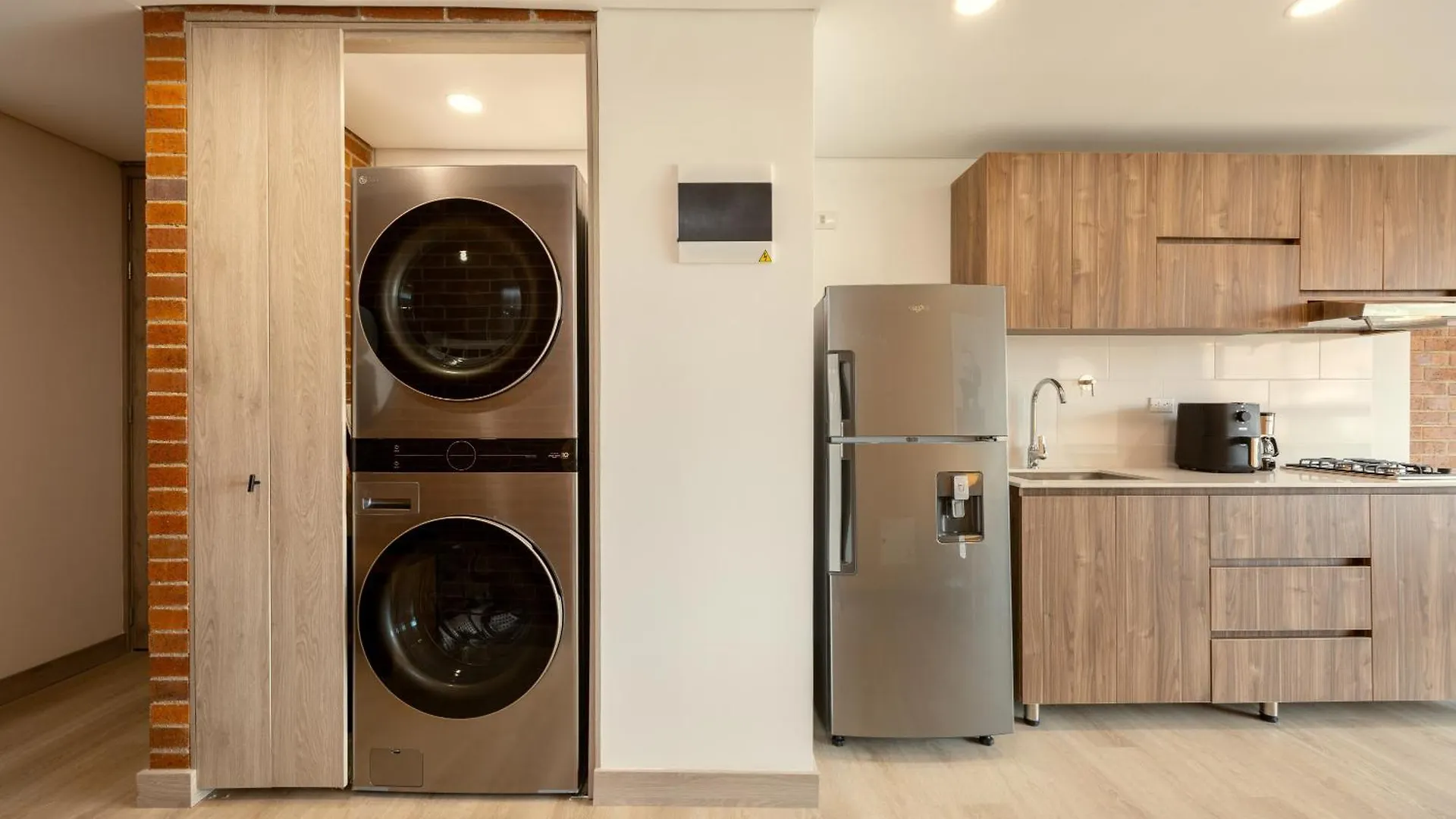 Kyux Studios By Mome Stays Μεντεγίν Διαμέρισμα
