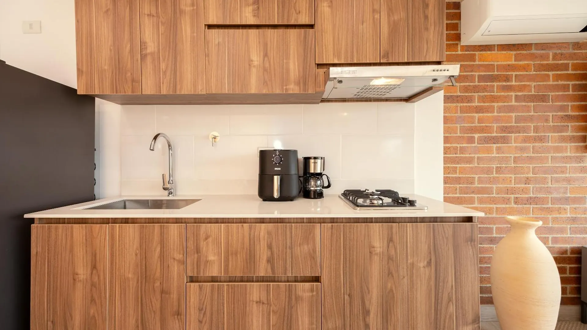 Kyux Studios By Mome Stays Μεντεγίν